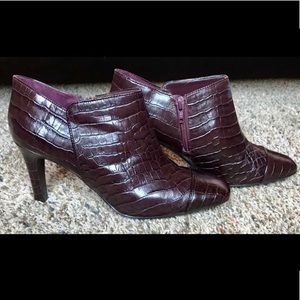 **SOLD** Leather Booties Size 8
